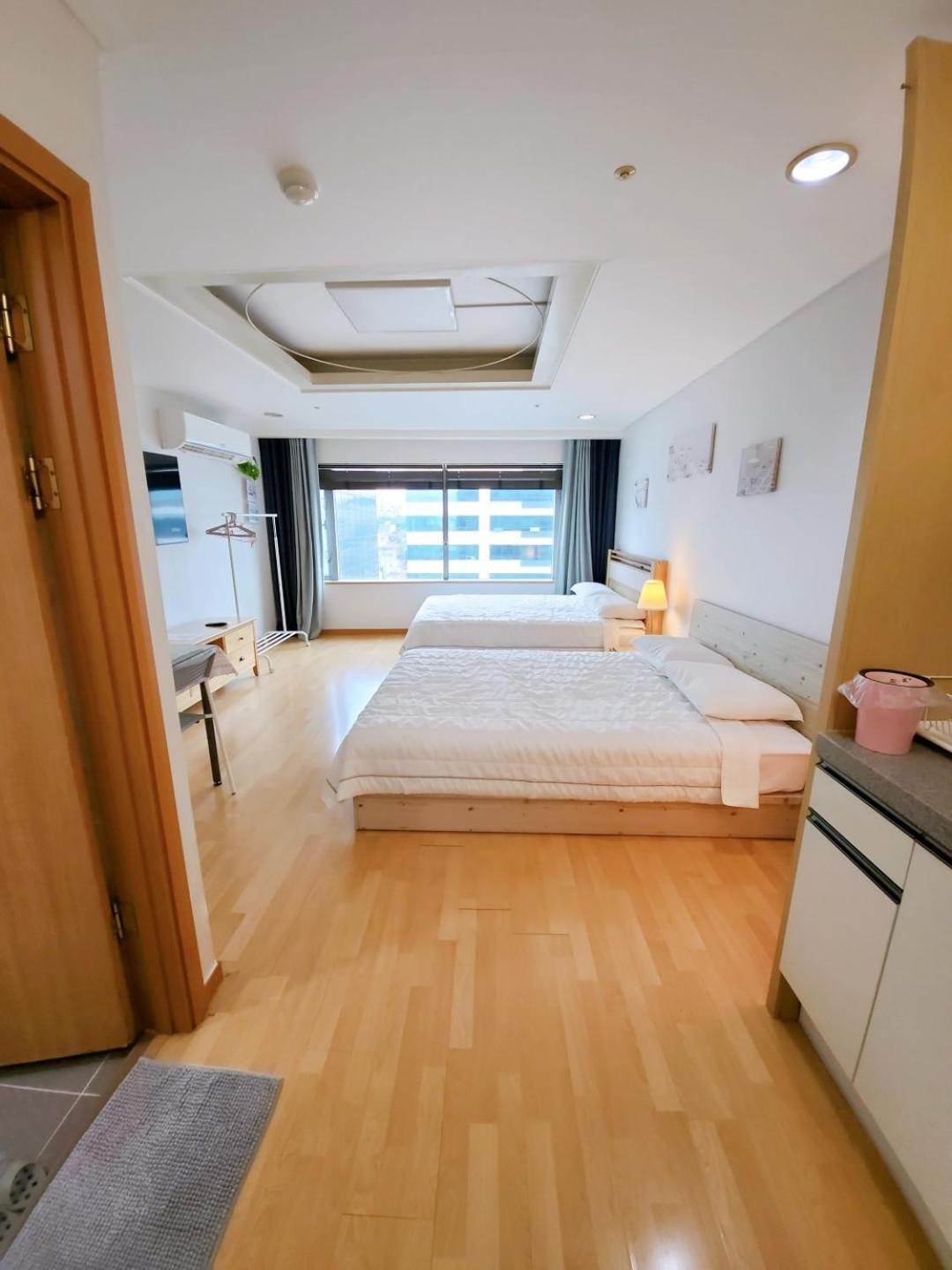 Hongdae Residence-2 1Min From Hongik Uni Station Exit #1 Сеул Екстер'єр фото