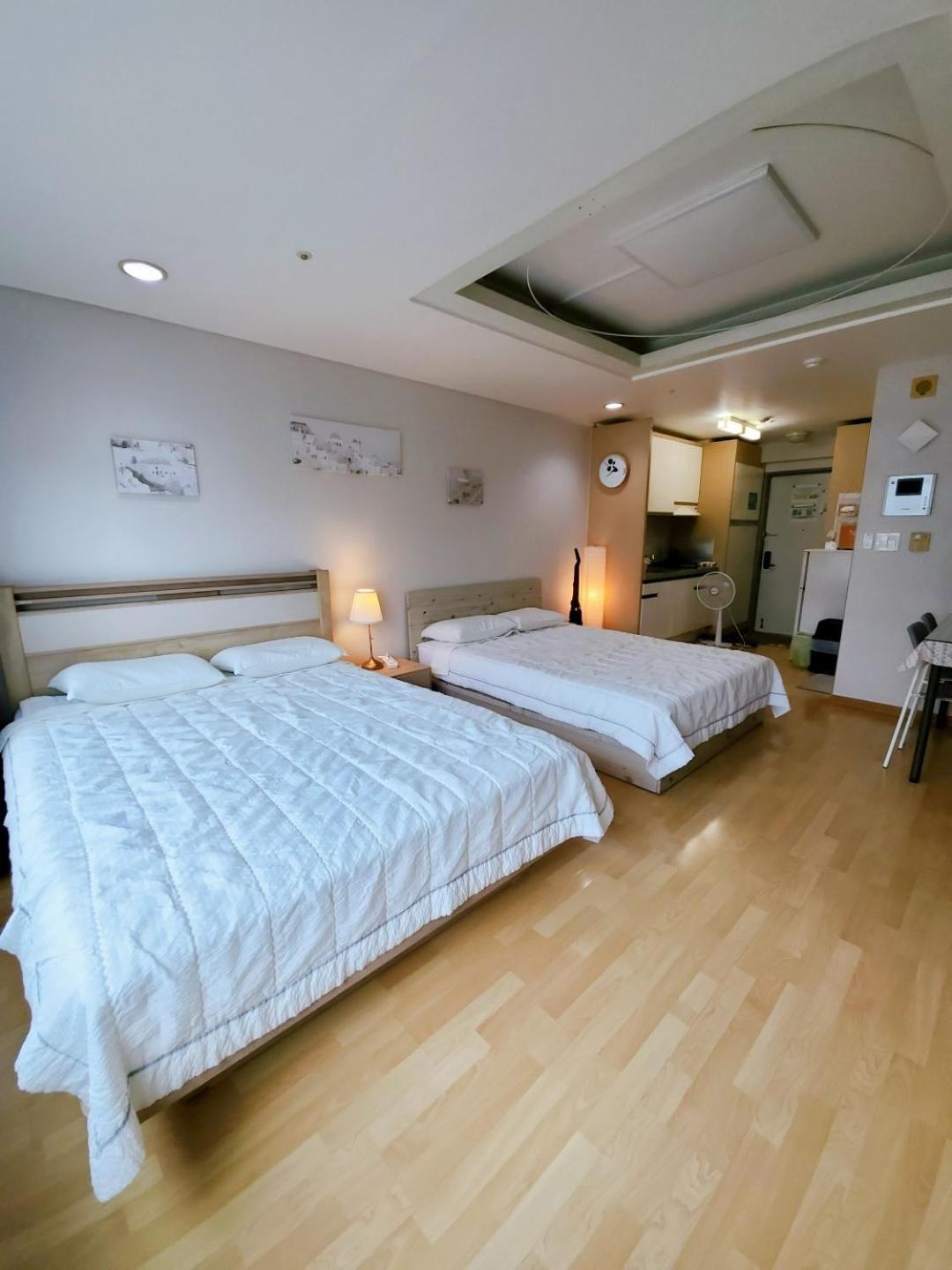 Hongdae Residence-2 1Min From Hongik Uni Station Exit #1 Сеул Екстер'єр фото